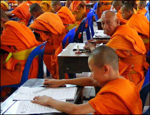20120501-Examination_of_Thai_Monk Thailand_2.jpg